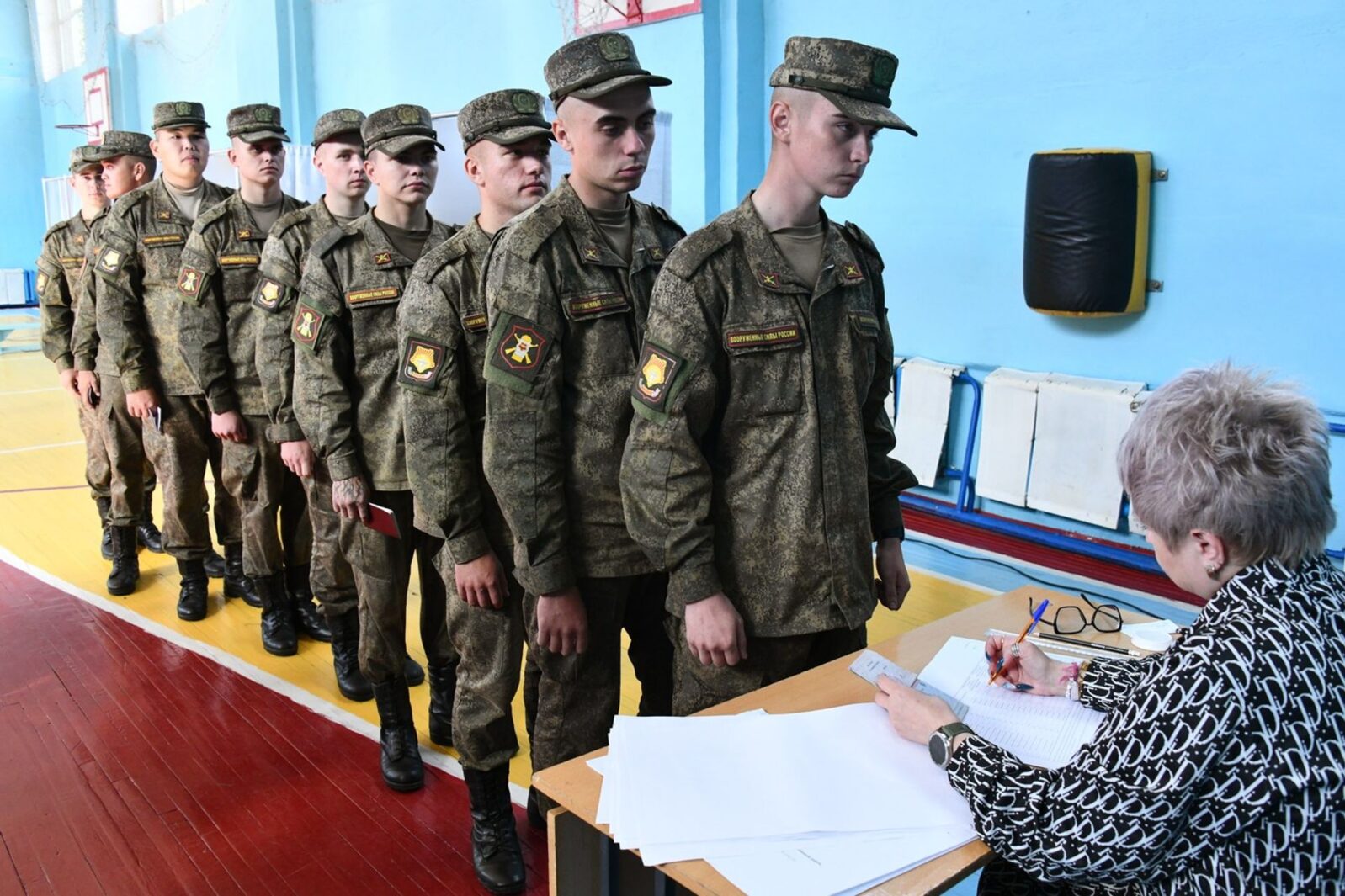 Военнослужащие в Единый день голосования во время выборов губернатора и депутатов Забайкальского края в Чите