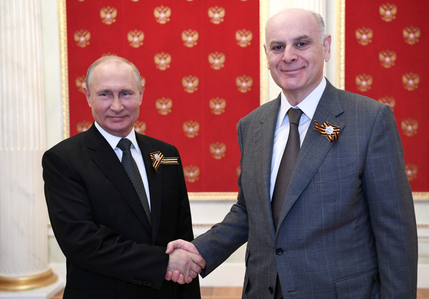 Встреча в Кремле Владимира Путина с президентом непризнанной Абхазии Асланом Бжанией