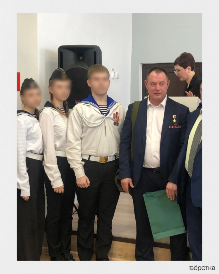 В российских школах на «уроки мужества» пришли военные, участвовавшие в операции «Поток» в Курской области