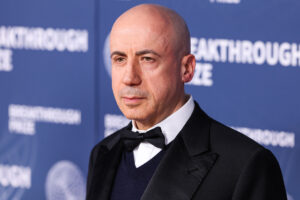 Юрий Мильнер на на ежегодной церемонии вручения премии Breakthrough Prize 2025 в Санта-Монике, США