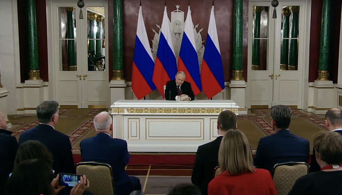 Пресс-конференция Владимира Путина, на которой он объявил о согласии возобновить переговоры в Стамбуле