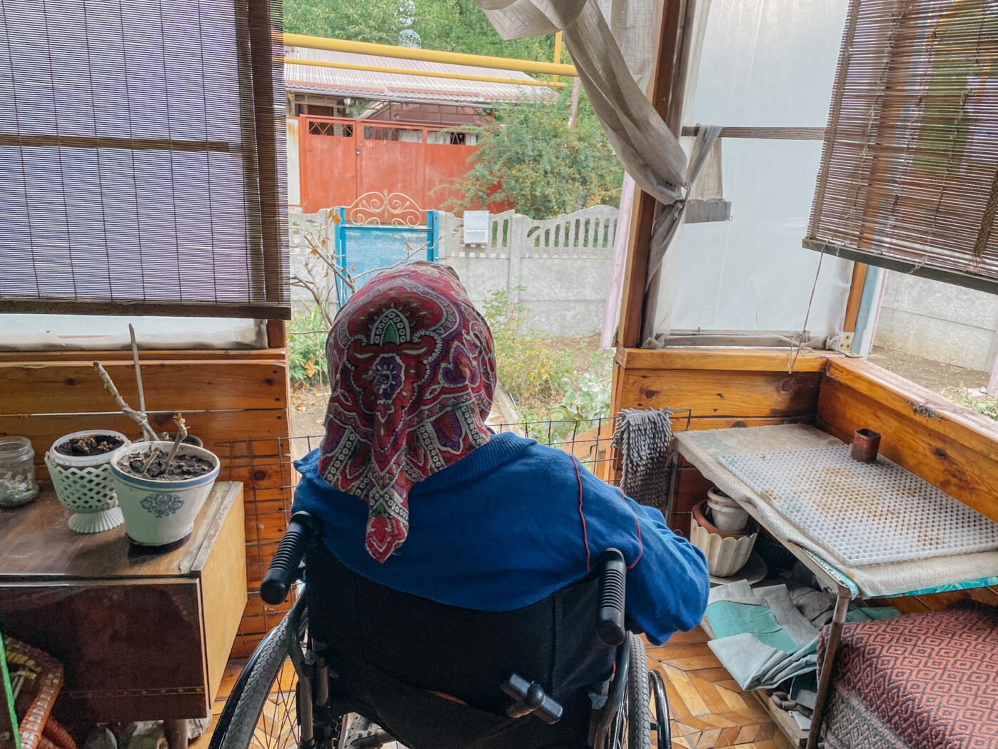 Как в&nbsp;условиях войны и&nbsp;дефицита воды выживают самые уязвимые жители Донбасса: одинокие и&nbsp;больные