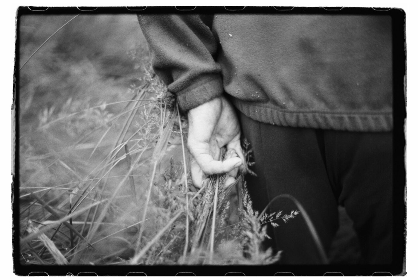 Фотограф Владимир Аверин в фотопроекте о болезни Альцгеймера у близкого человека рассказывает, с какими трудностями сталкивается человек, ухаживающий за больным