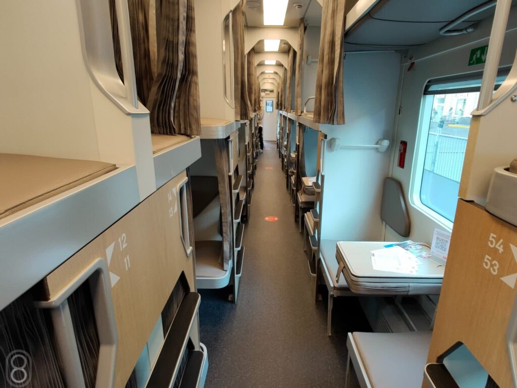 РЖД обещает запустить новое поколение вагонов дальнего следования: купейные, СВ, плацкарт и&nbsp;капсулы