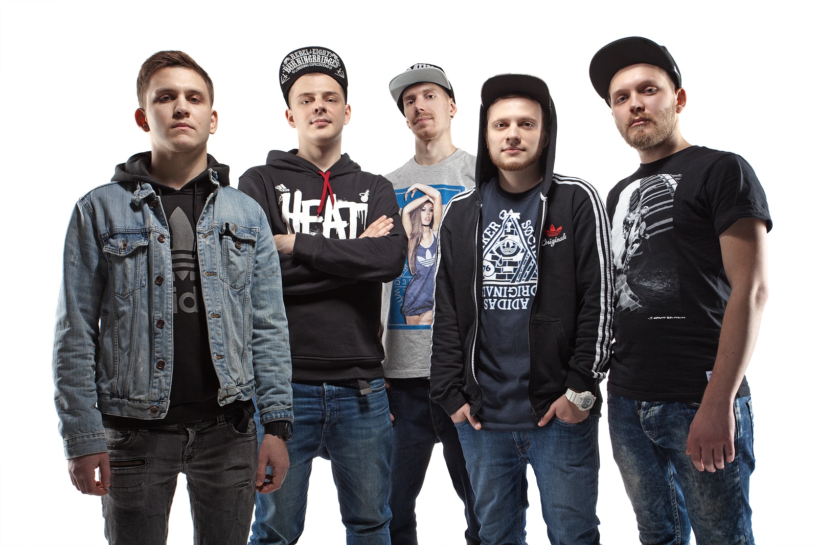 В песнях Anacondaz на «Яндекс Музыке», «ВК Музыке», «Звуке» и «МТС Музыке» отцензурировали словосочетания «синий кит», «гуд трип» и «иди за второй»