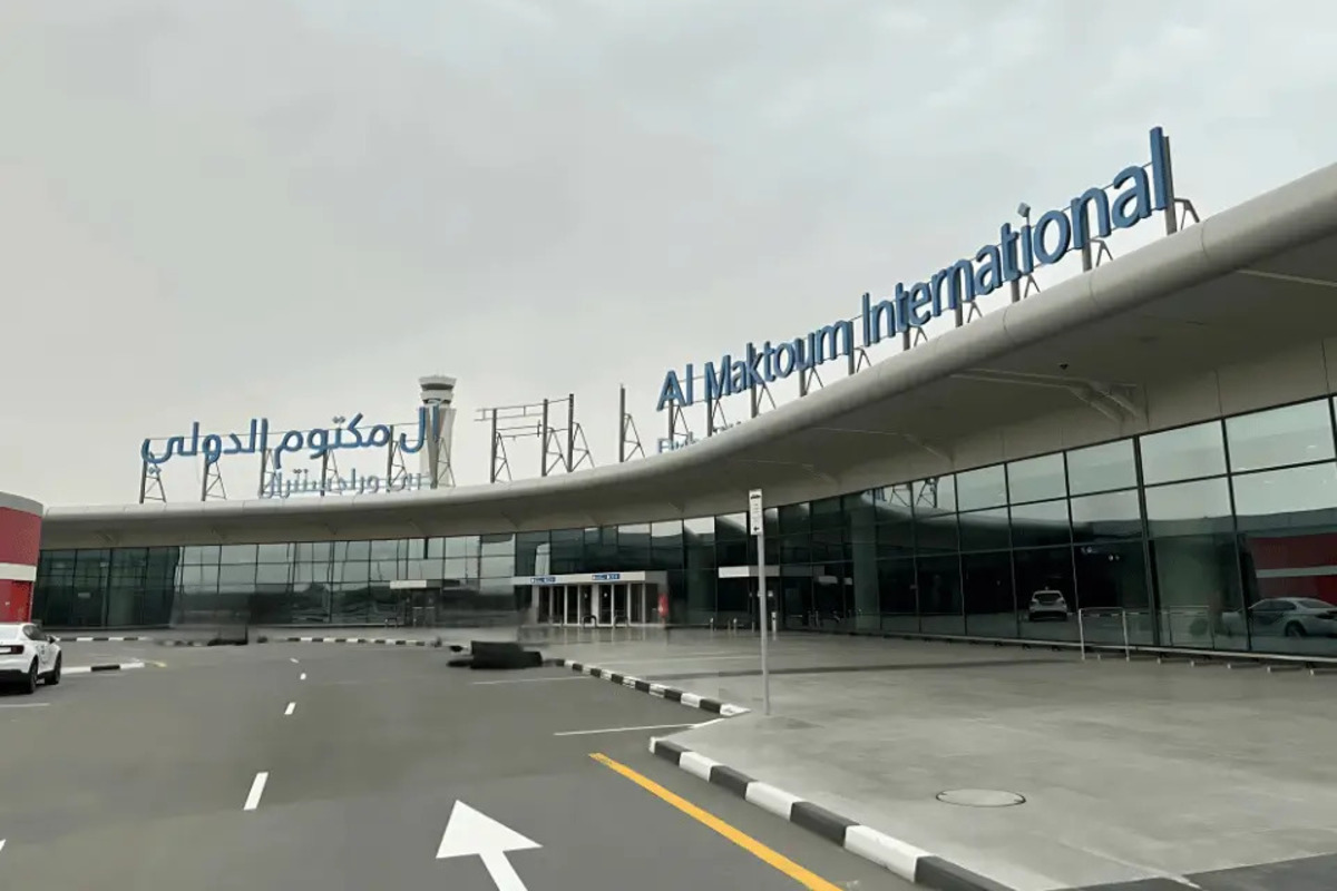 Самолёты российских миллиардеров застряли в Дубае из-за войны в Иране и закрытых аэропортов