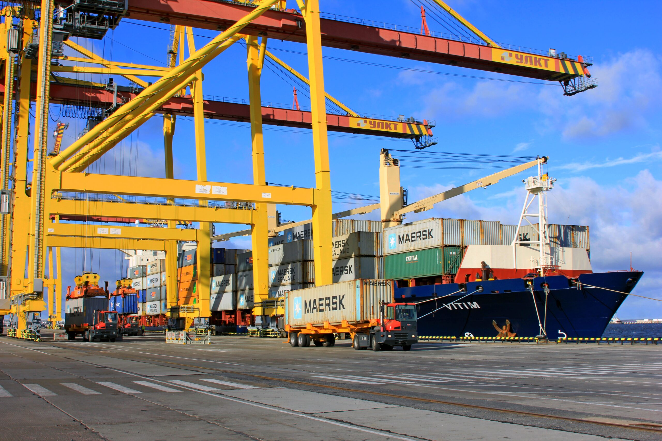 Дроны атаковали порт Усть-Луга и город Выборг в Ленинградской области