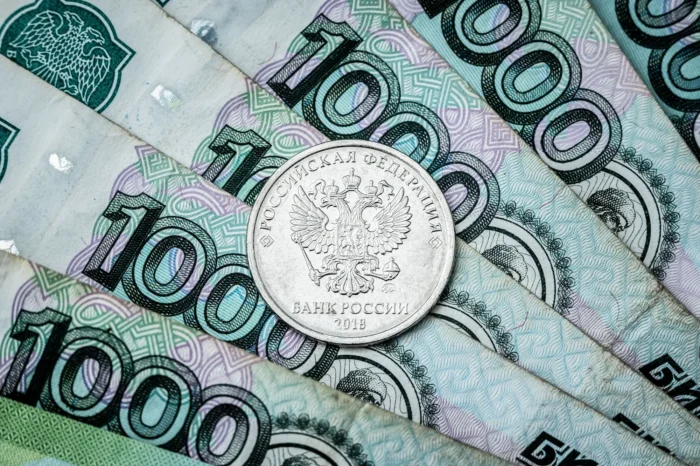 Банк России снизил в седьмой раз подряд ключевую ставку на 0,5 процентных пункта — до 15%