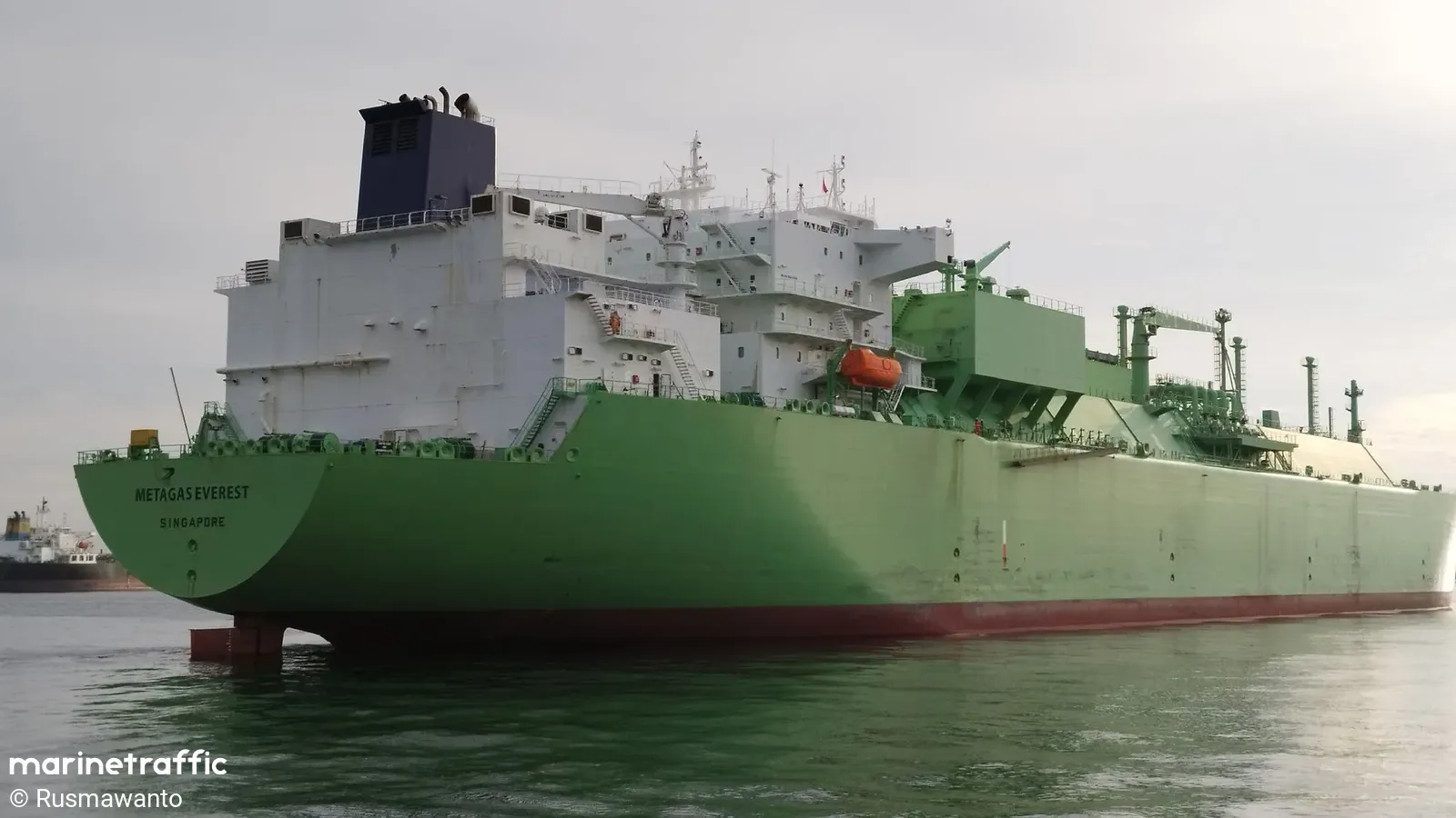 В Средиземном море загорелся российский газовоз Arctic Metagaz