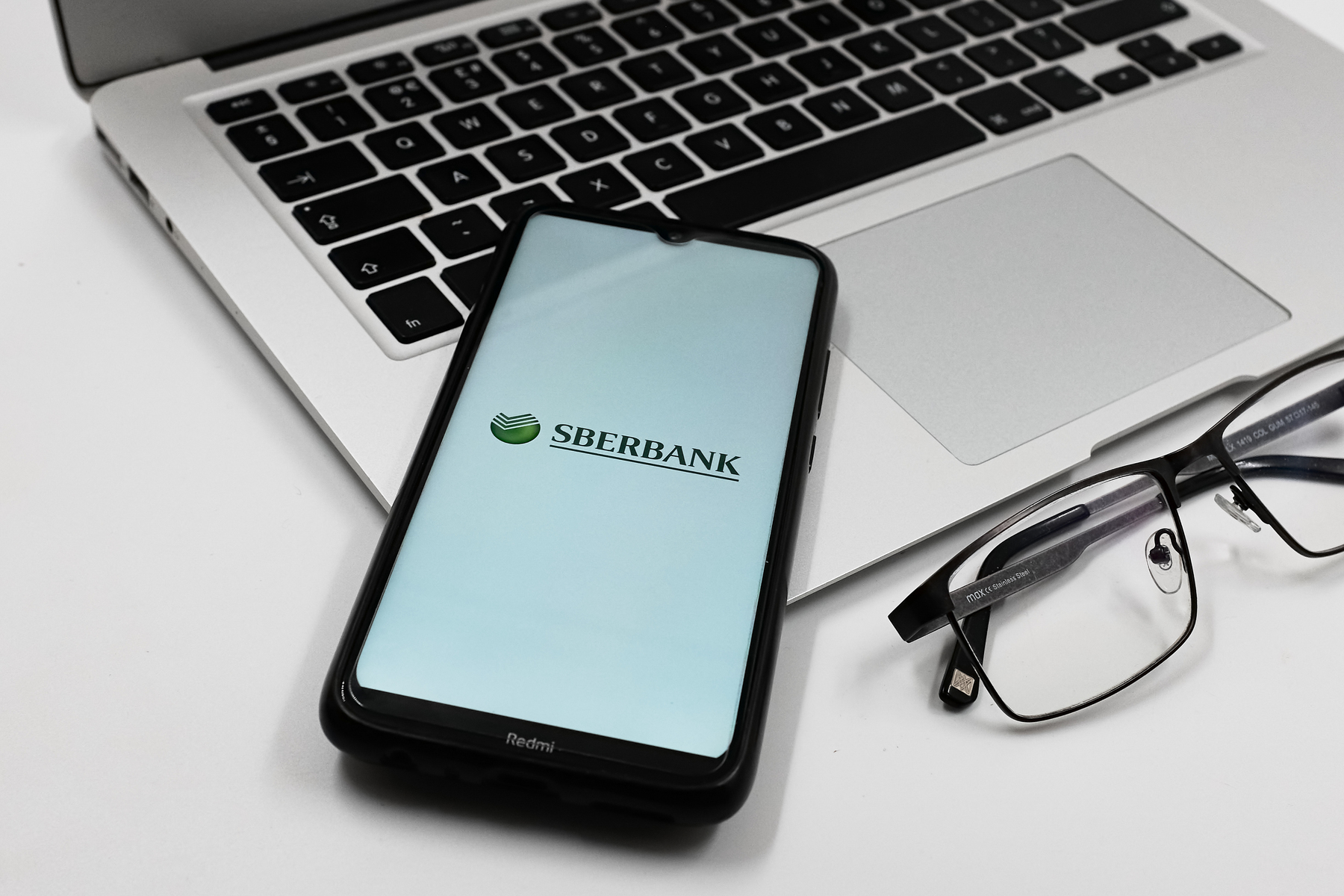 В России произошёл масштабный сбой Рунета. Он затронул банковские сервисы и оплату