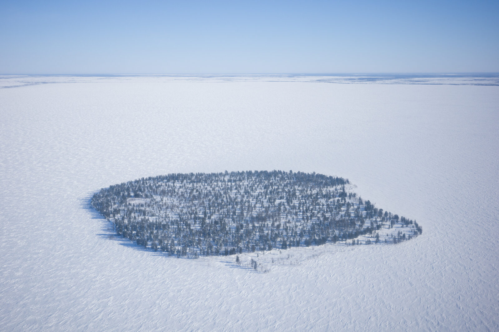 Озеро Нумто. «Нумто» переводится как «Божественное озеро». Это священное место для ханты и&nbsp;ненцев