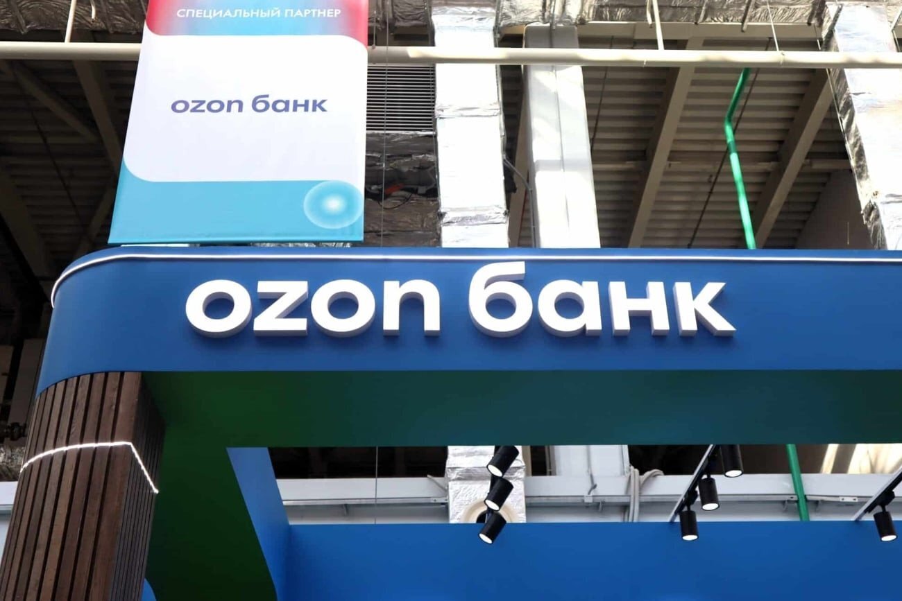 Приложение Ozon банка удалили из Google Play. Оно всё ещё доступно в App Store