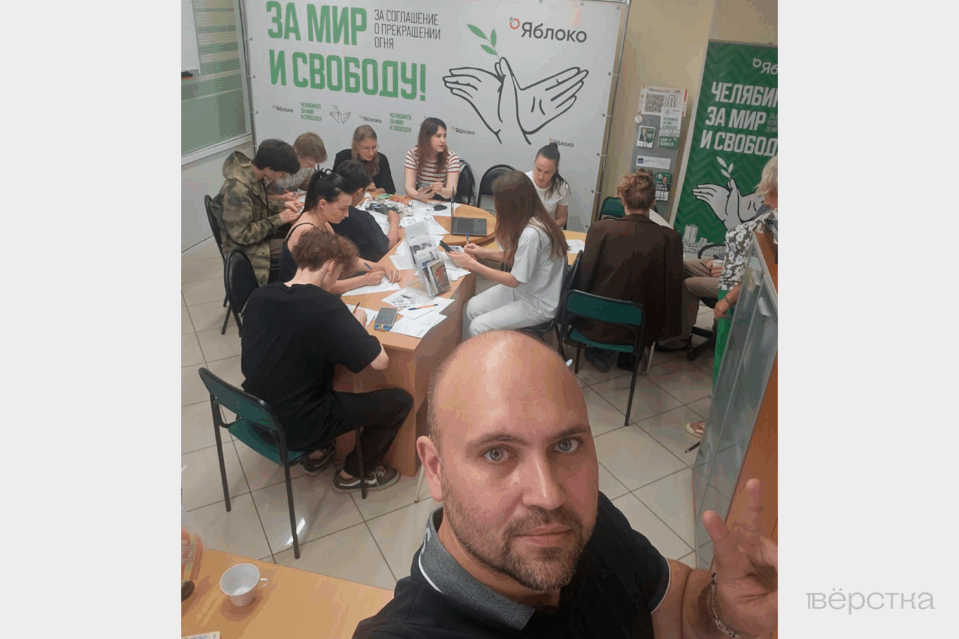 Какие шансы у «Яблока» попасть в Госдуму и почему Кремль вообще допустил единственную антивоенную партию до выборов