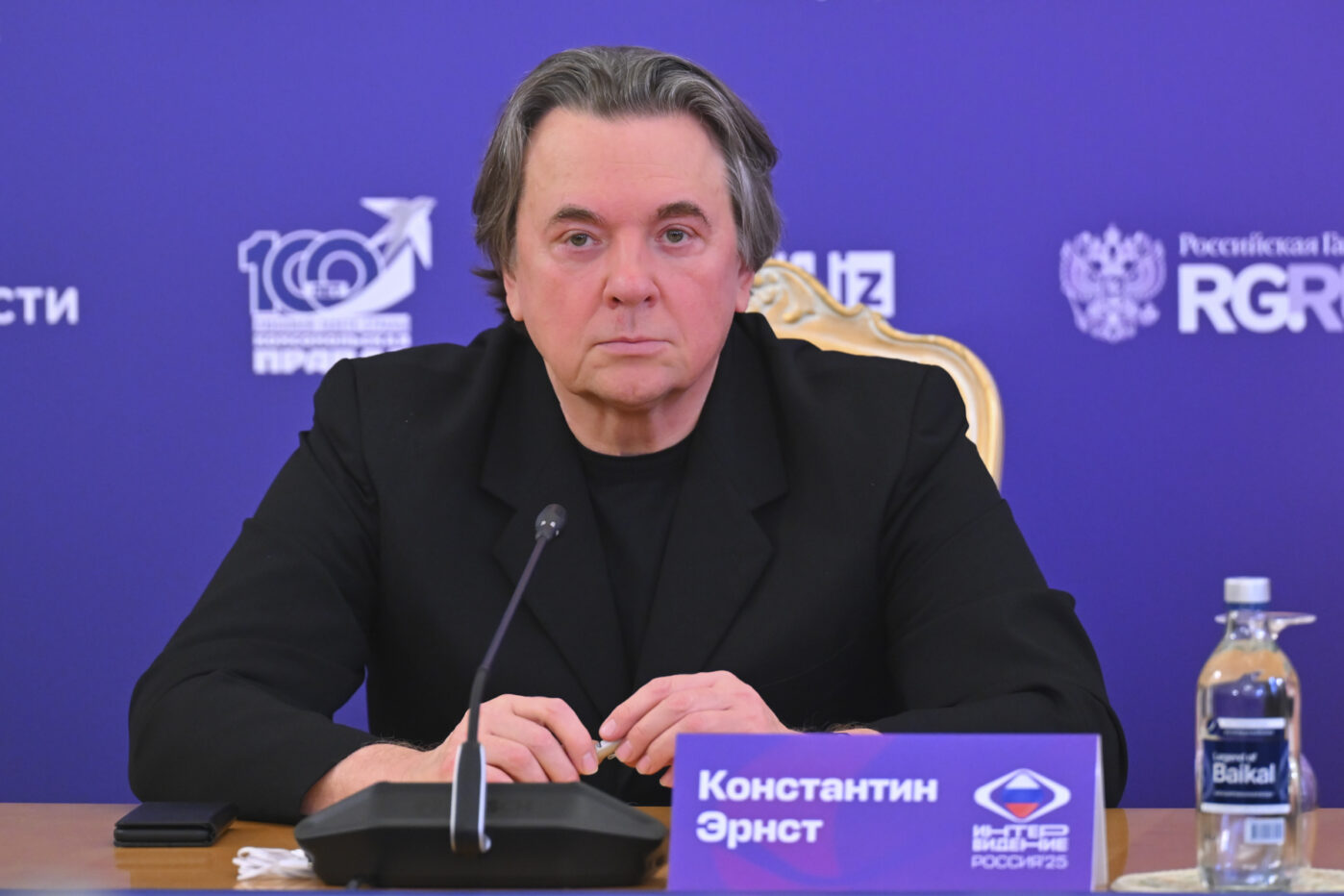 Константин Эрнст возглавляет «Первый канал» даже дольше, чем Владимир Путин страну — с конца 1990-х