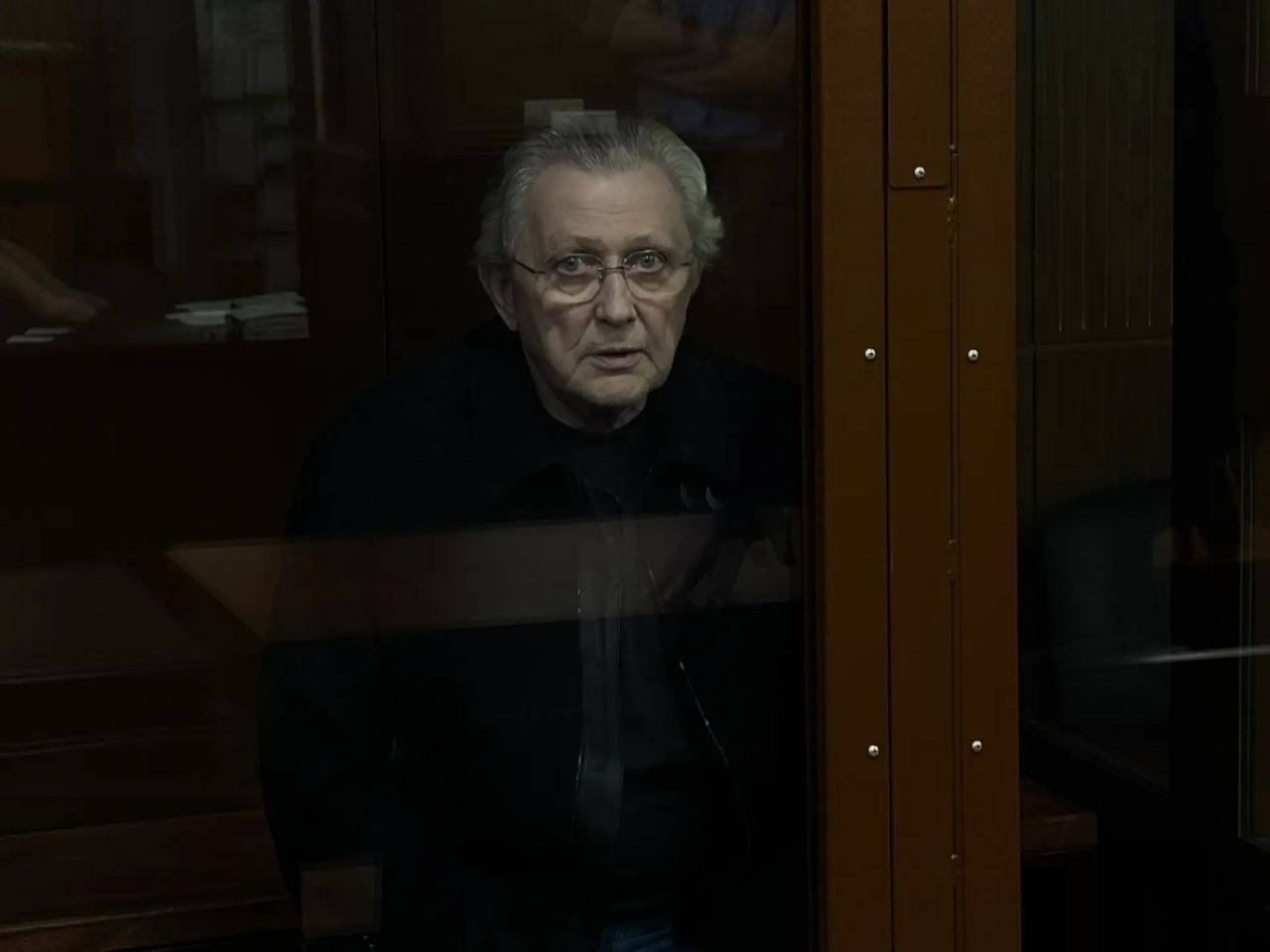 С Ильи Трабера сняли обвинения по делу об убийстве предпринимателя Александра Петрова. Петербургский бизнесмен провёл больше двух месяцев в СИЗО