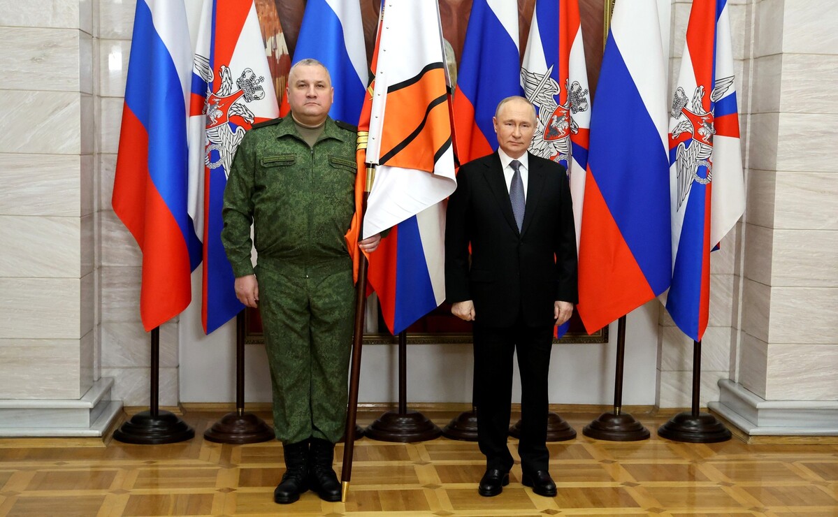 Z-каналы сообщили о возможной гибели генерал-лейтенанта Сергея Мильчакова при ударе по штабу 51-й армии в Донецке. Подтверждения этому пока нет