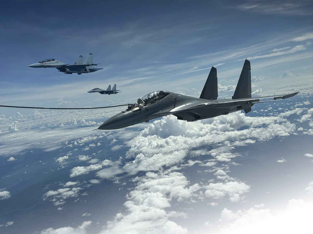 В Калининградской области разбился Су-30. Экипаж катапультировался. По данным Mash, лётчиков госпитализировали с травмами