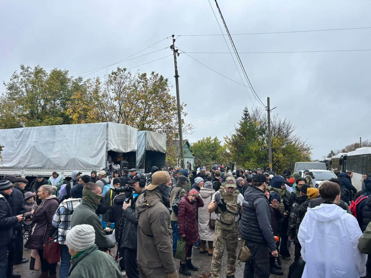 Жителей Алёшек эвакуируют по согласованному Россией и Украиной маршруту через Анапу и Беларусь